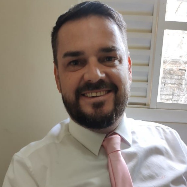 Dr. Julio Cesar Chionha