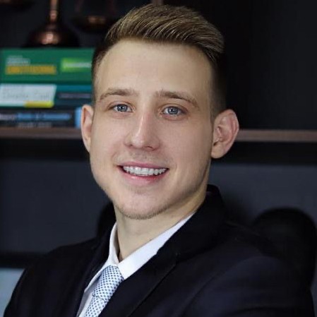 Dr. Icaro Henrique Dischkaln