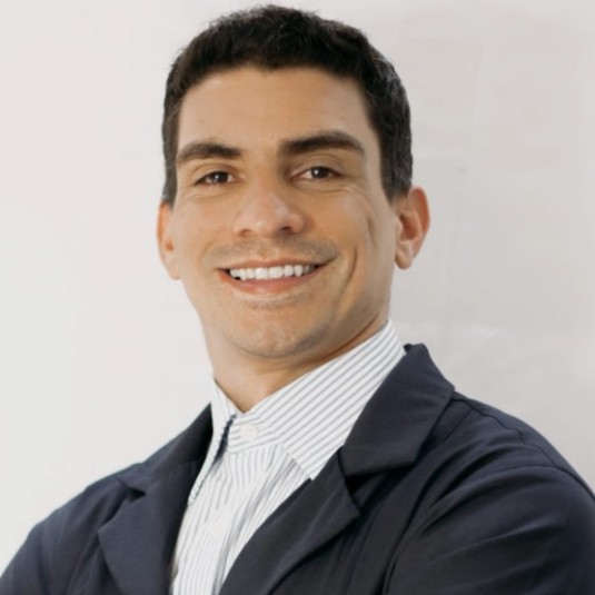DR RODRIGO CORREIA